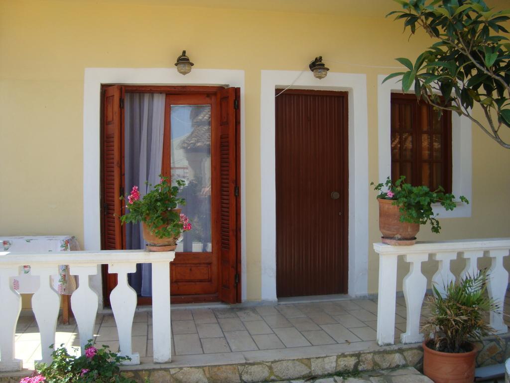 Apartment Victoria Agios Georgios  Exteriör bild