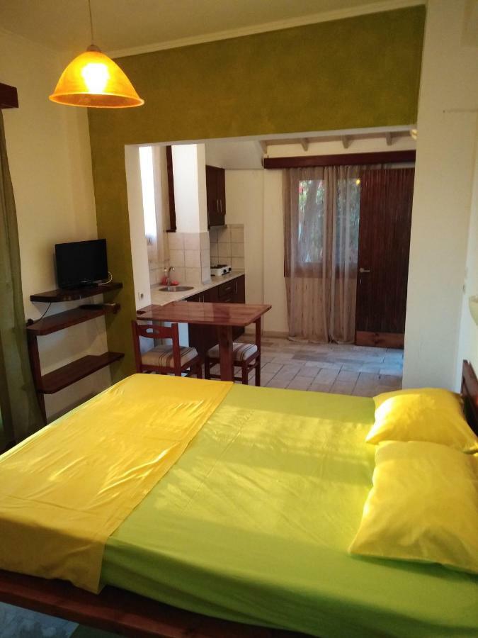 Apartment Victoria Agios Georgios  Exteriör bild