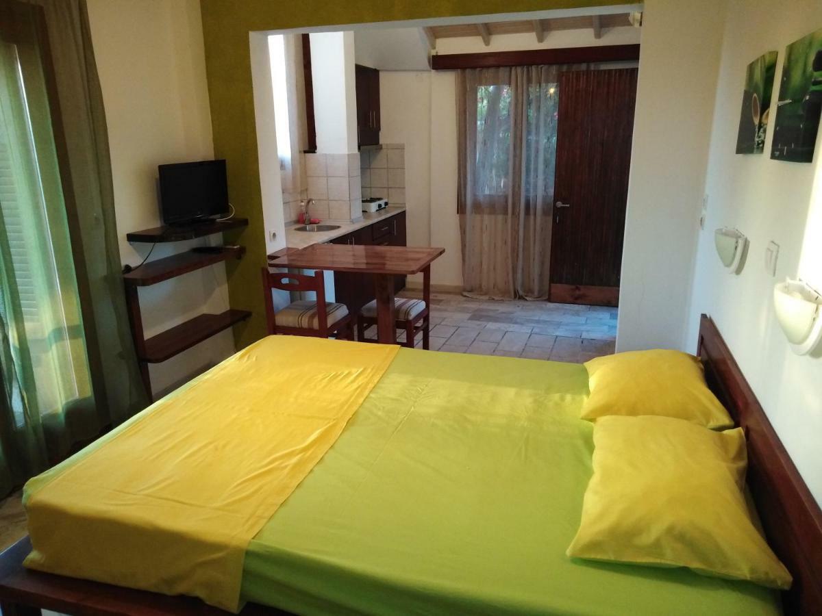 Apartment Victoria Agios Georgios  Exteriör bild